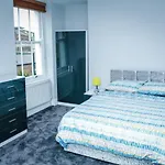 Camden Guest House Double Bedroom With Super Large King Bed