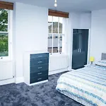 Camden Guest House Double Bedroom With Super Large King Bed