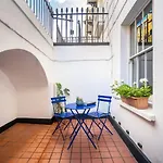 Modern Flat With Patio In Pimlico