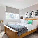 Amazing 4 Bed House Wparking 2Min Walk To Station