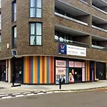 Contemporary Apartments, Wembley - Sk