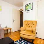 Charming Peaceful 2 Bedroom With Parking And Garden