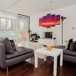 Exquisite 2-Bedroom Apartment In Bank