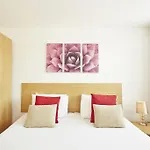 Apple Apartments East London