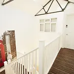Apple Apartments East London