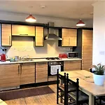 Splendid 1 Bedroom Flat + Terrace