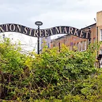 Shoreditch/Hoxton 3 Bed Garden Flat; Free Parking