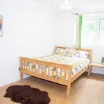 Shoreditch/Hoxton 3 Bed Garden Flat; Free Parking