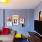 Lovely 4-Bedroom House Near Portobello