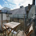 Spacious 2 Bedroom, 3 Beds 2,5 Bathroom, Trafalgar Square