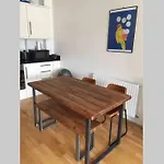 Charming Flat In Golders Green With Parking Space