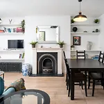 Stylish Flat With Garden In Notting Hill