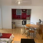 Cozy 1 Bedroom Basement Flat