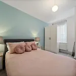 Lara Deluxe Modern City 2 Bed Apartment By Tower Bridge