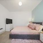 Lara Deluxe Modern City 2 Bed Apartment By Tower Bridge