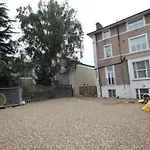Great West Road Apartments Flat C