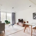 Sonder l Aird House