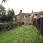 Willesden Lodge