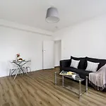 Riverside Accommodation In Pimlico - London