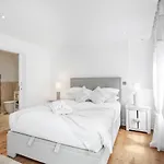 Kensington Modern Apartment 2Beds