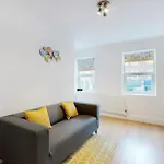 New Spacious 1 Bed Studio Flat In Aldgate