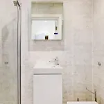 Stylish 2Bed2Bath Flat 4Min From Tube Station