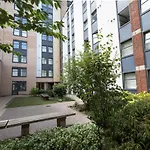 Private Bedrooms With Shared Kitchen And Studios At Iq Tufnell House In London