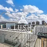 Lush Apartment opposite London Designer Outlet