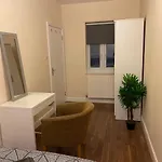 Cosy Ealing Homestay