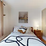 Stay In Bond Street