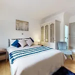 Stay In Bond Street