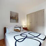 Stay In Bond Street