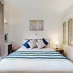 Stay In Bond Street