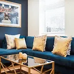 London\'S Modern Nuance Apartment - Battersea