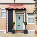 London\'S Modern Nuance Apartment - Battersea