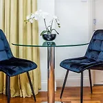 Fabulous Notting Hill Spacious Studio Apartment