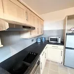 Lovely Apartment In London Victoria