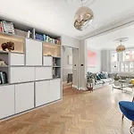 Veeve - Clapham Fairytale