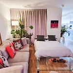 Beautiful Central Home For 6 Near Olympic Park And Abba Theatre
