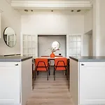 The Sussex Garden Retreat - Elegant 2BDR Flat