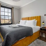 Top Floor Chic Camden Apartment Sleep 2