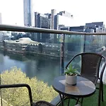 1 Bed Suite, Waterside, Canary Wharf