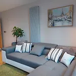 1 Bed Suite, Waterside, Canary Wharf