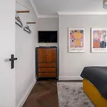 GuestReady - Top Floor Chic Camden Apartment sleep 2