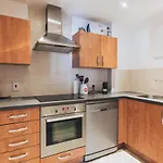 Beautiful Central Family Apartment For 6