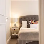 Spacious One Bedroom Flat By South Kensington 3 Month Minimum