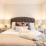 Spacious One Bedroom Flat By South Kensington 3 Month Minimum