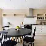 The Southwark Classic - Stylish 4Bdr House With Patio