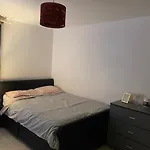Private Room - Shared Apartment Near The City