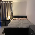 Private Room - Shared Apartment Near The City